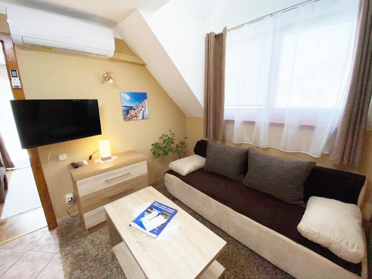 Apartman Siesta Buek - Buekfuerdo Exteriér fotografie
