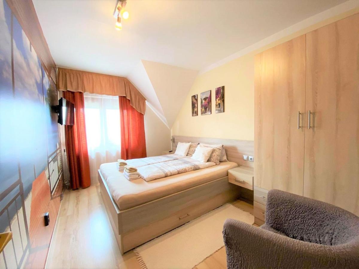 Apartman Siesta Buek - Buekfuerdo Exteriér fotografie
