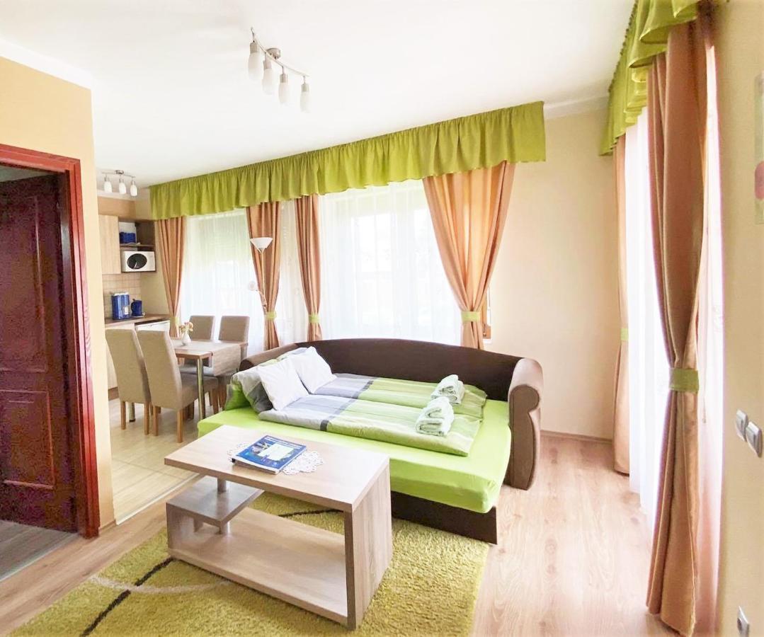 Apartman Siesta Buek - Buekfuerdo Exteriér fotografie