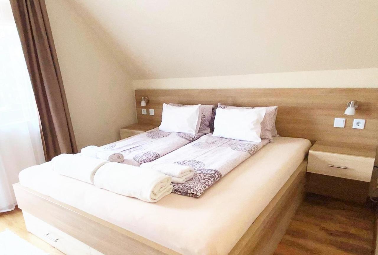 Apartman Siesta Buek - Buekfuerdo Exteriér fotografie
