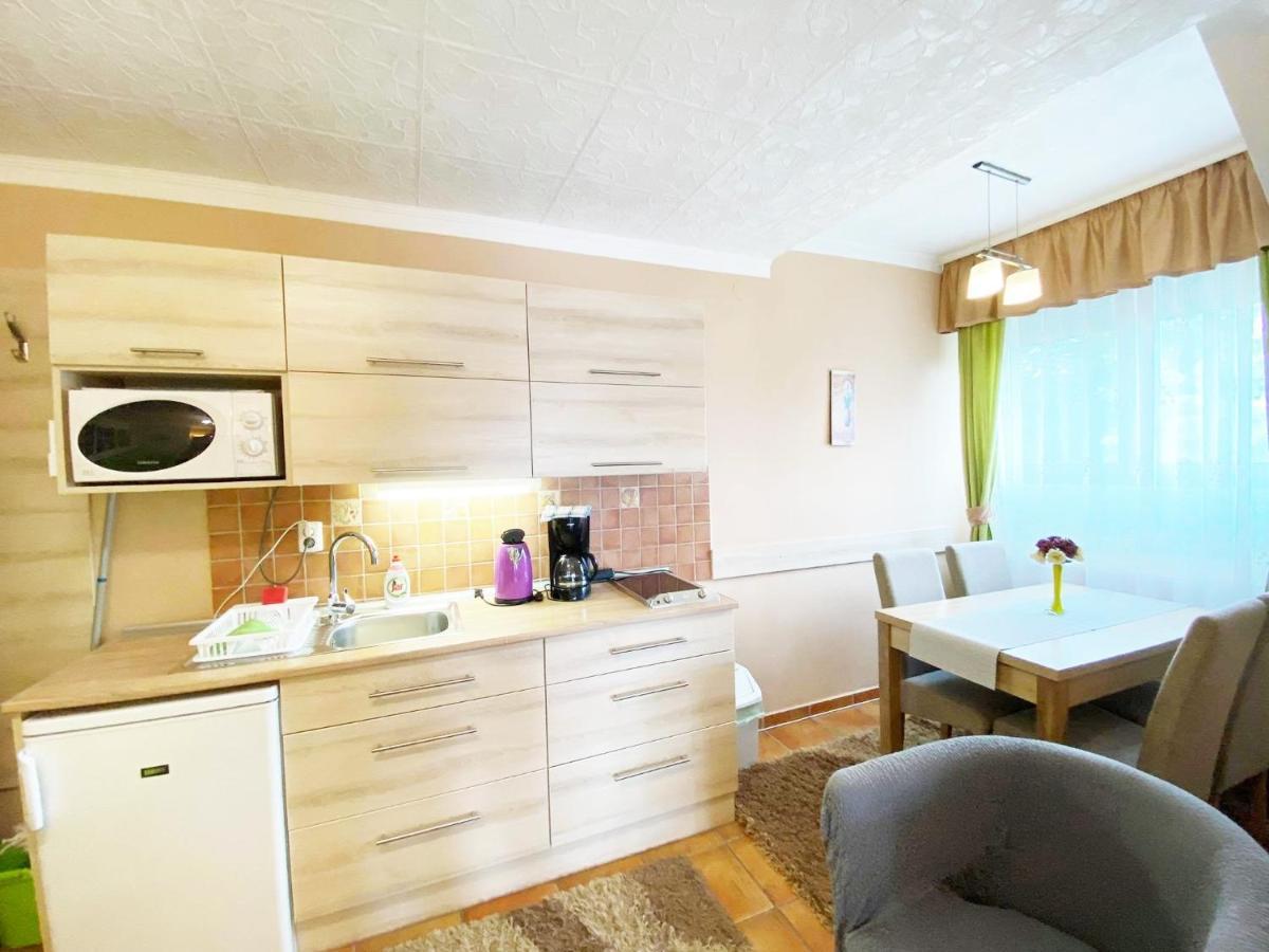 Apartman Siesta Buek - Buekfuerdo Exteriér fotografie