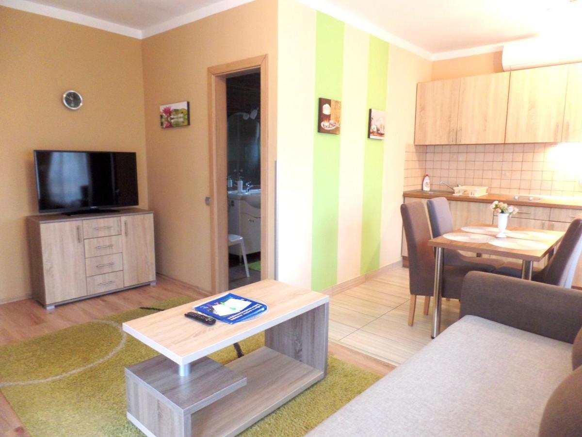 Apartman Siesta Buek - Buekfuerdo Exteriér fotografie