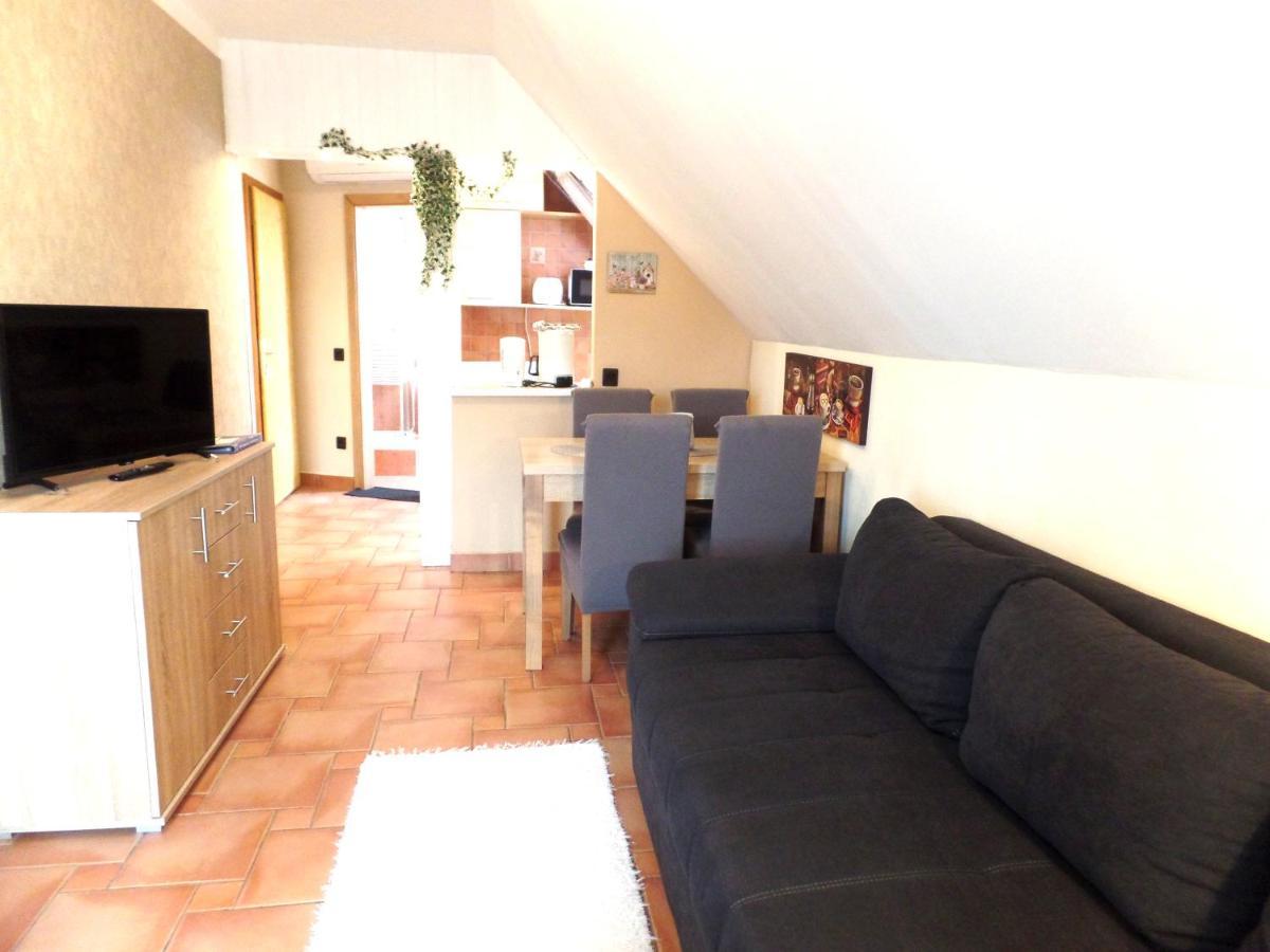 Apartman Siesta Buek - Buekfuerdo Exteriér fotografie