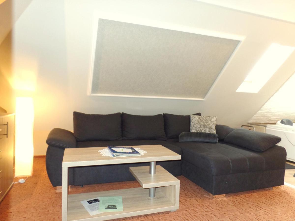 Apartman Siesta Buek - Buekfuerdo Exteriér fotografie