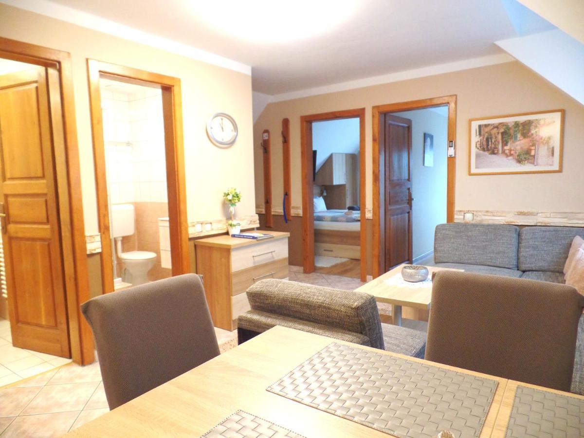 Apartman Siesta Buek - Buekfuerdo Exteriér fotografie