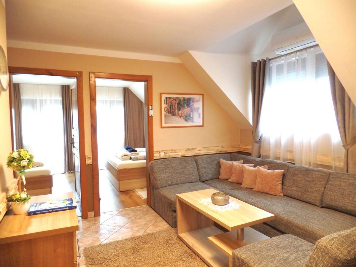 Apartman Siesta Buek - Buekfuerdo Exteriér fotografie
