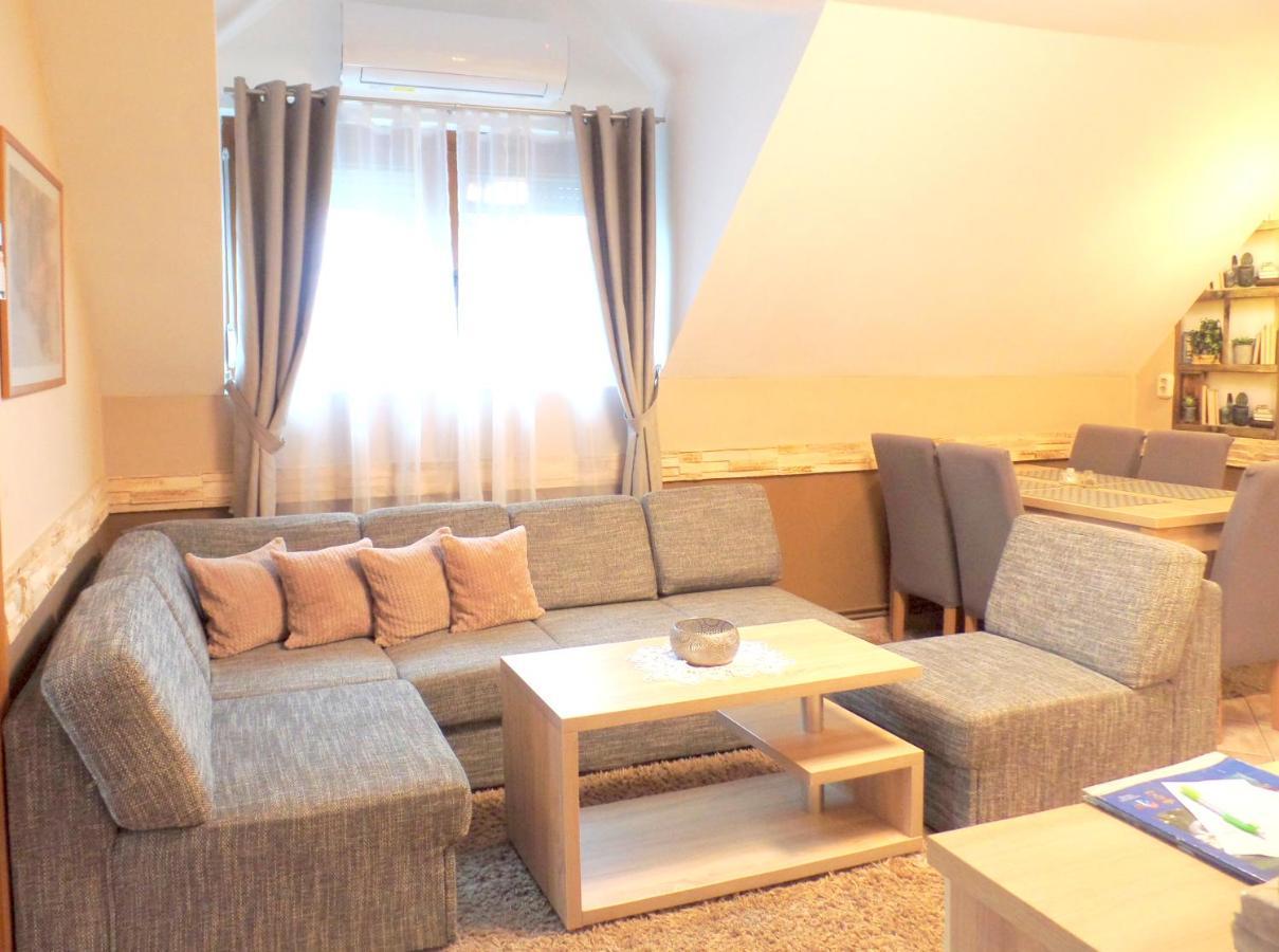 Apartman Siesta Buek - Buekfuerdo Exteriér fotografie