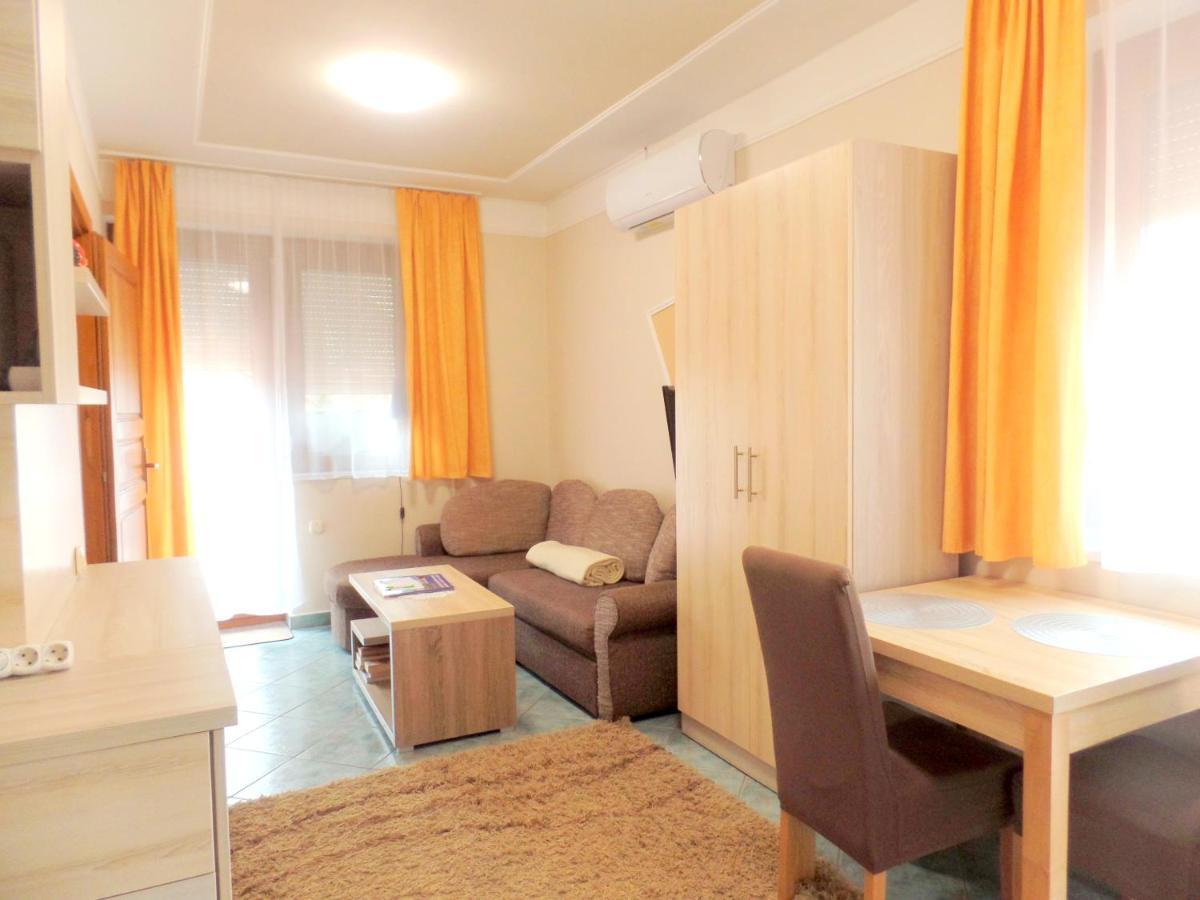 Apartman Siesta Buek - Buekfuerdo Exteriér fotografie