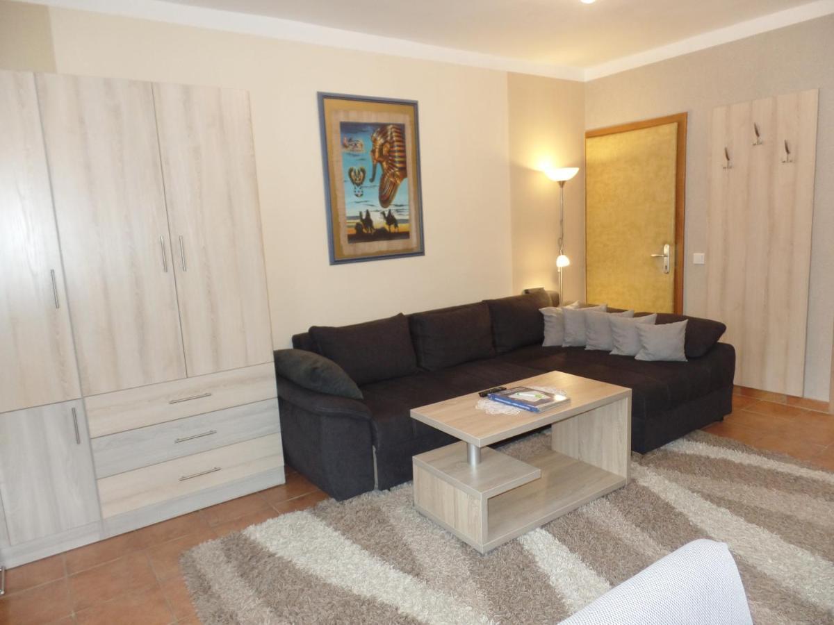 Apartman Siesta Buek - Buekfuerdo Exteriér fotografie