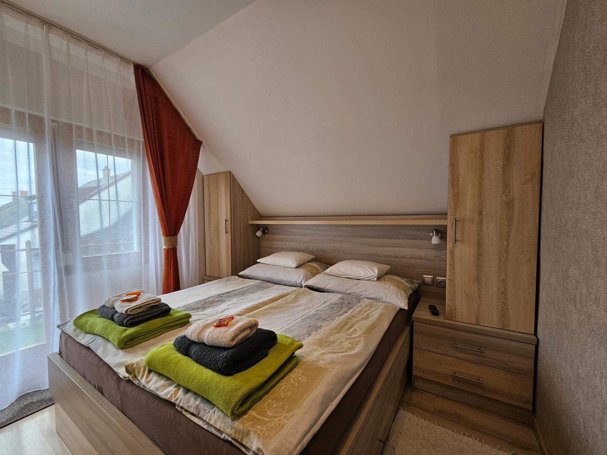 Apartman Siesta Buek - Buekfuerdo Exteriér fotografie