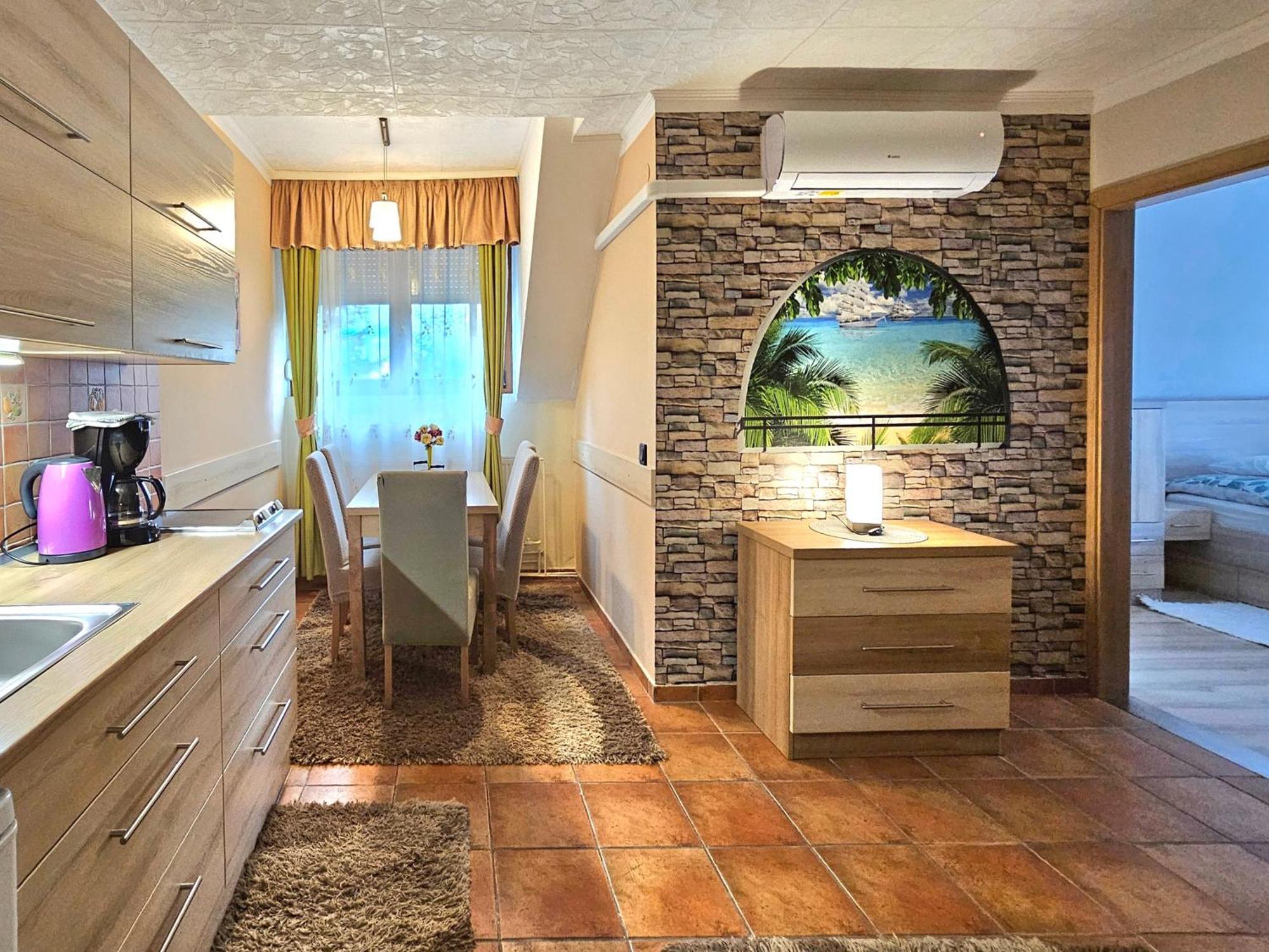 Apartman Siesta Buek - Buekfuerdo Exteriér fotografie