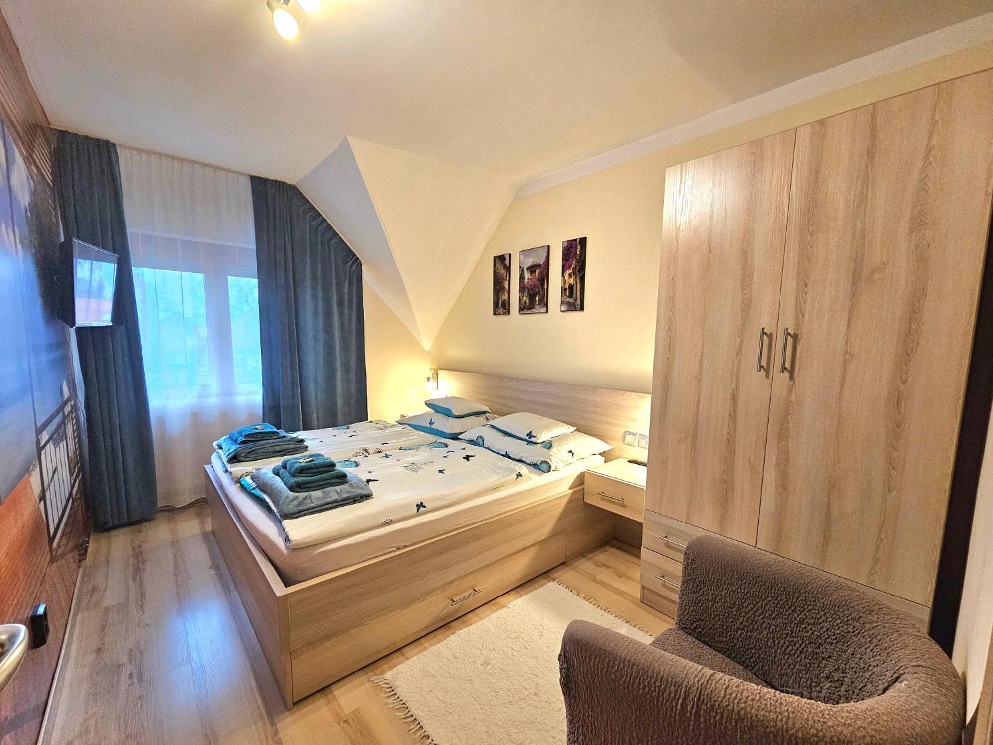 Apartman Siesta Buek - Buekfuerdo Exteriér fotografie