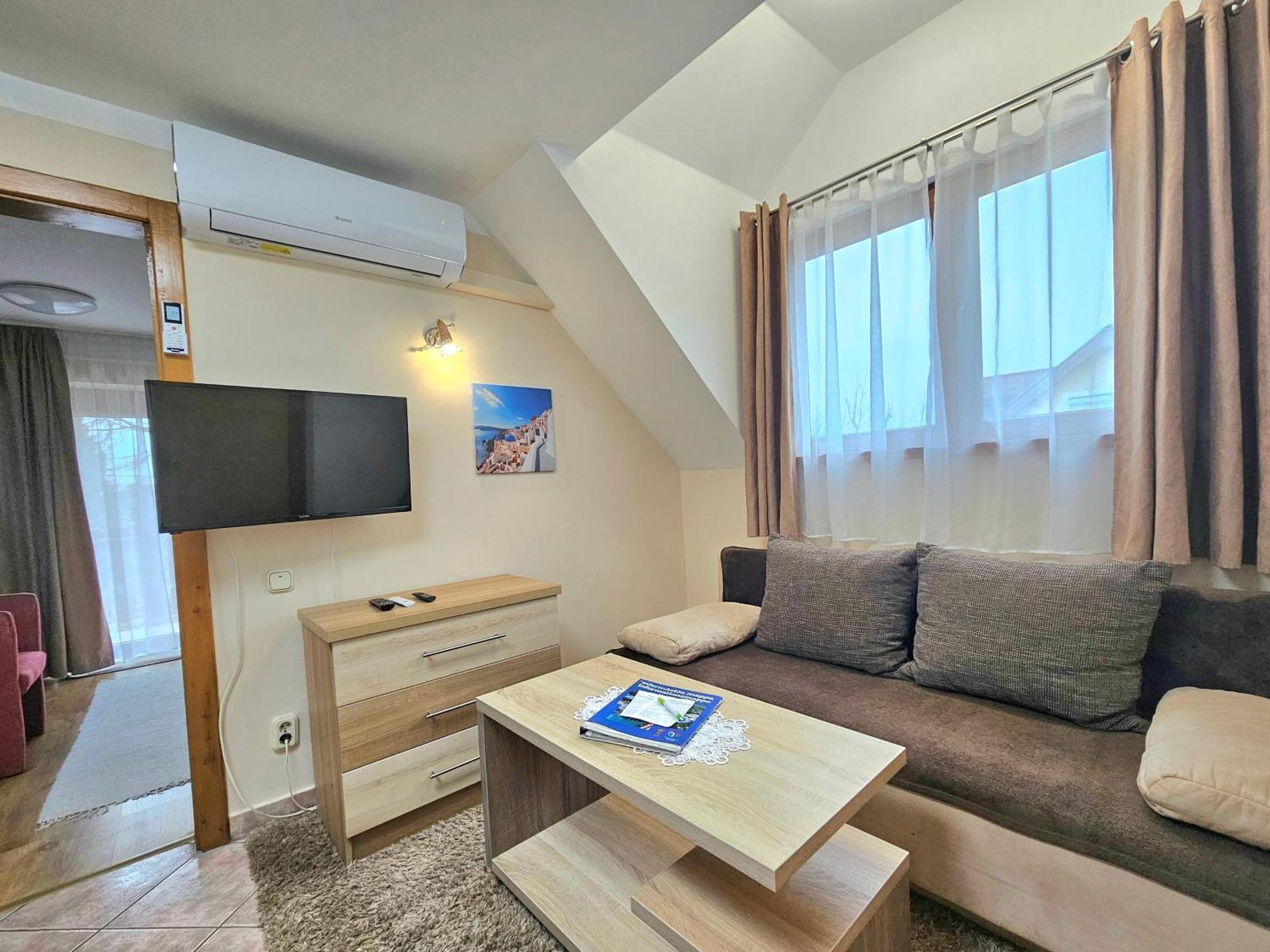 Apartman Siesta Buek - Buekfuerdo Exteriér fotografie