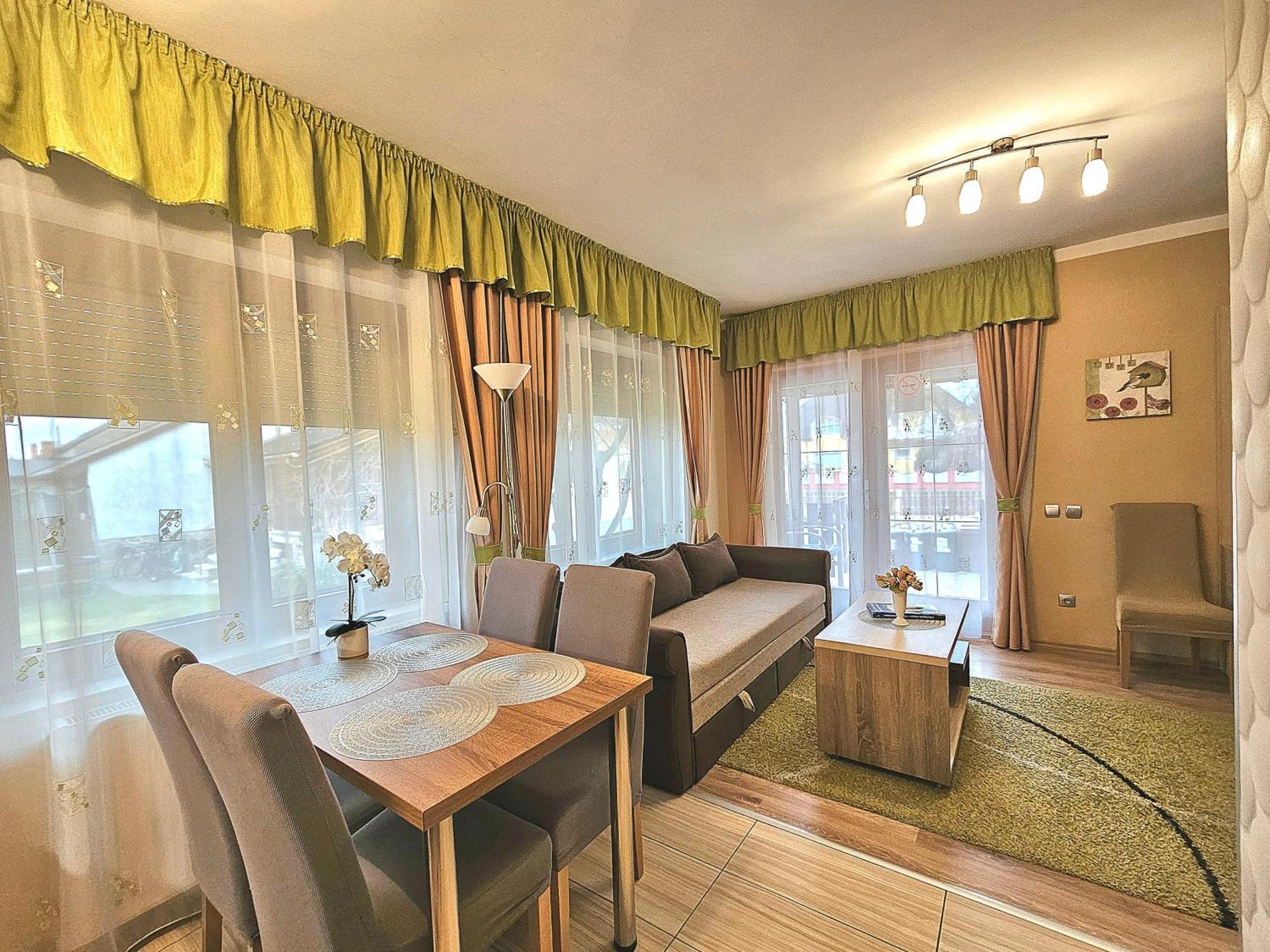 Apartman Siesta Buek - Buekfuerdo Exteriér fotografie
