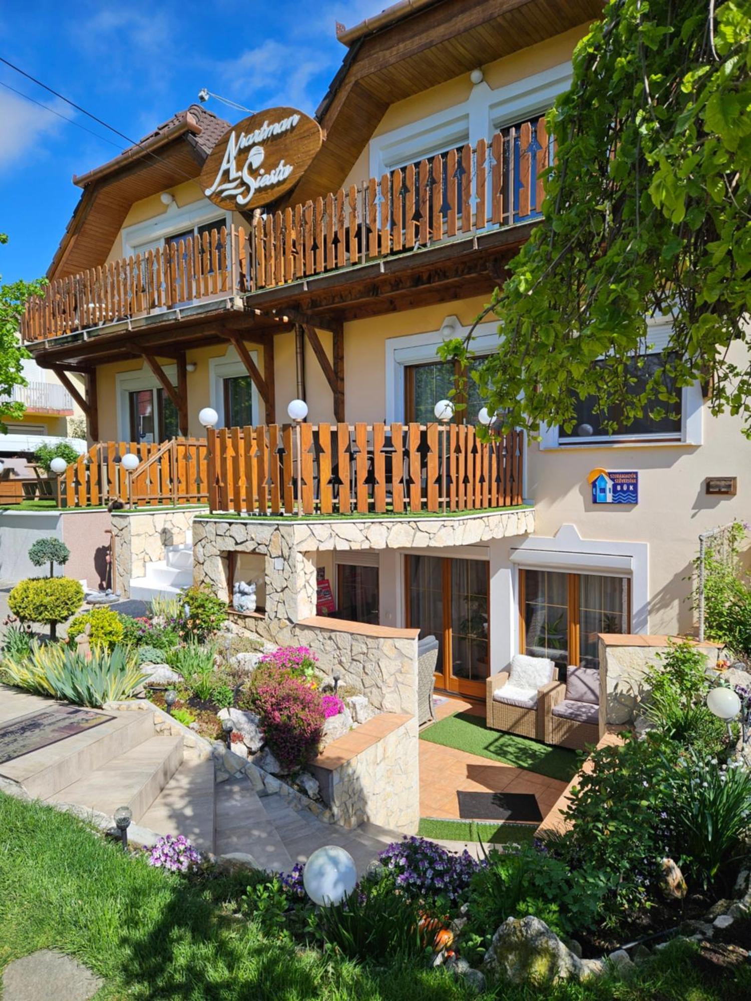 Apartman Siesta Buek - Buekfuerdo Exteriér fotografie